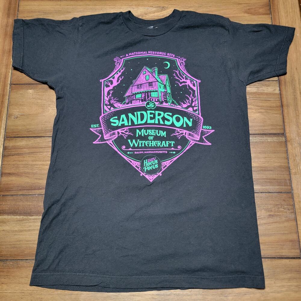 Disney Hocus Pocus Black Unisex Tee "Sanderson Museum" - Size Medium